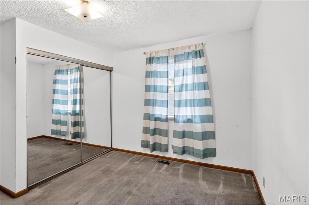 Maryland Heights, Missouri 63043, United States, 5 Bedrooms Bedrooms, ,3 BathroomsBathrooms,Residential,Active,227812