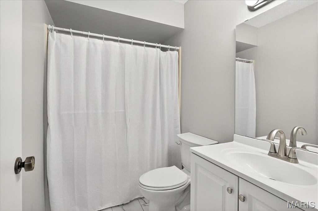 Maryland Heights, Missouri 63043, United States, 5 Bedrooms Bedrooms, ,3 BathroomsBathrooms,Residential,Active,227812