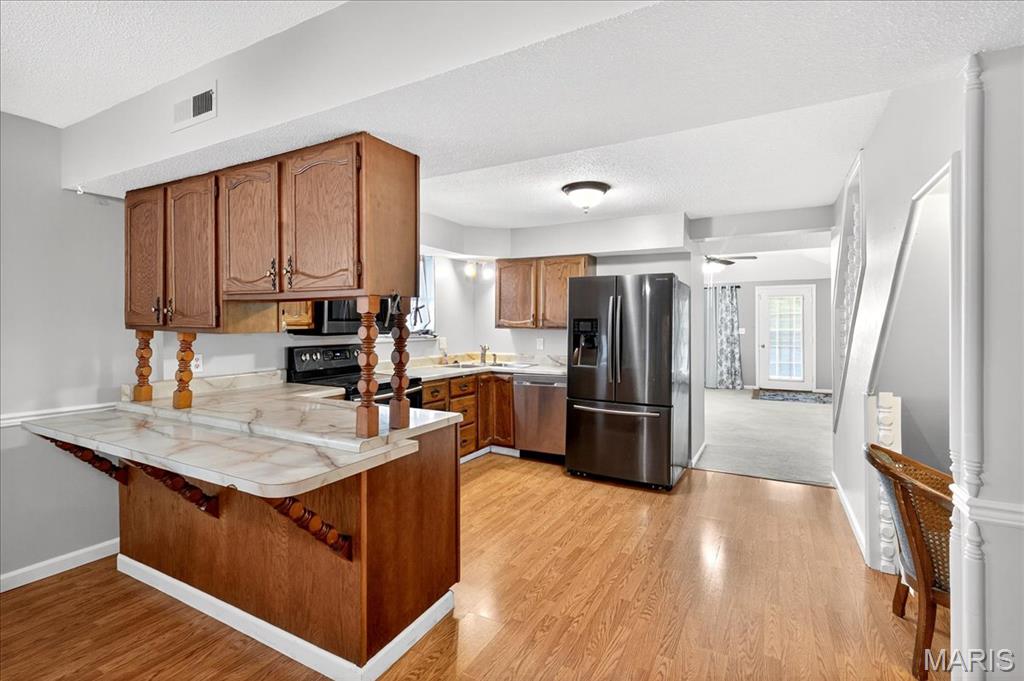 Maryland Heights, Missouri 63043, United States, 5 Bedrooms Bedrooms, ,3 BathroomsBathrooms,Residential,Active,227812