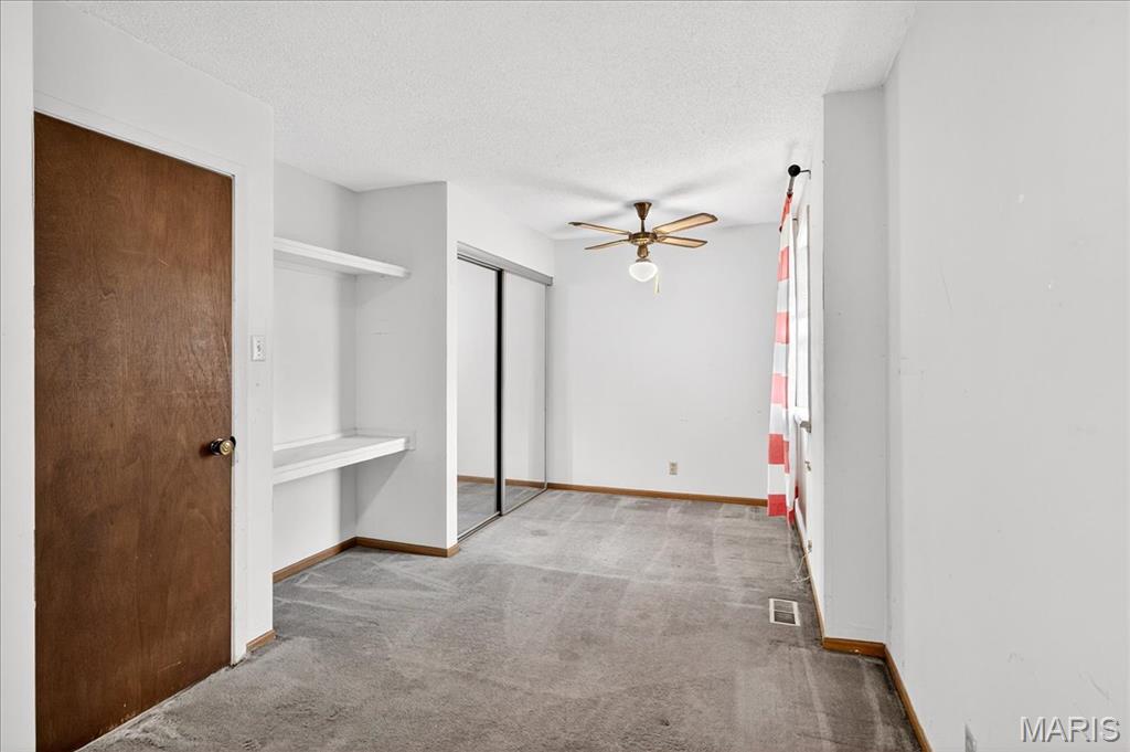 Maryland Heights, Missouri 63043, United States, 5 Bedrooms Bedrooms, ,3 BathroomsBathrooms,Residential,Active,227812