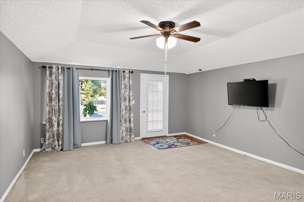 Maryland Heights, Missouri 63043, United States, 5 Bedrooms Bedrooms, ,3 BathroomsBathrooms,Residential,Active,227812