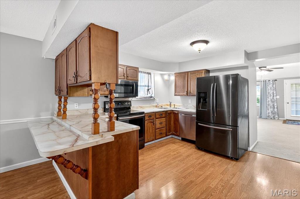 Maryland Heights, Missouri 63043, United States, 5 Bedrooms Bedrooms, ,3 BathroomsBathrooms,Residential,Active,227812