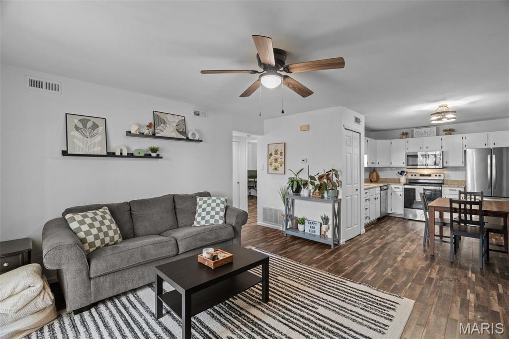 621 S Kirkwood Rd 202