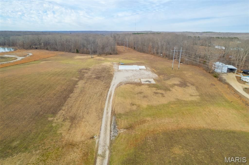 Photo of 4103 Highway T, Poplar Bluff, MO 63901 (MLS # 26001990)