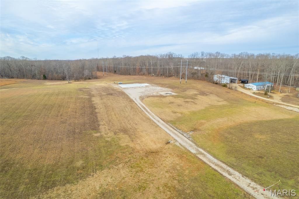 Photo of 4103 Highway T, Poplar Bluff, MO 63901 (MLS # 26001990)