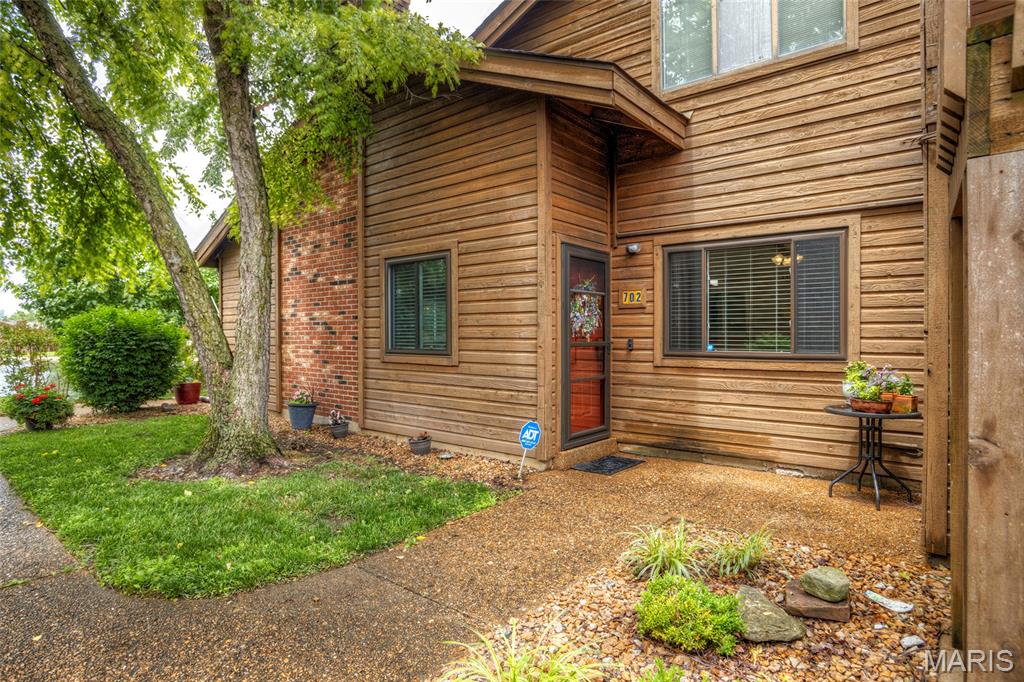 702 Hemingway Lane B