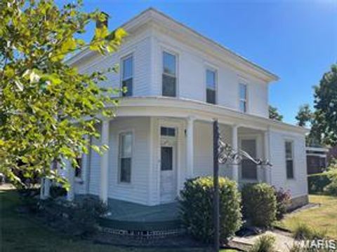 Photo of 404 S 2nd Street, Clarksville, MO 63336 (MLS # 25079772)