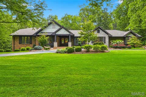 Photo of 13 Summerhill Lane, Town and Country, MO 63017 (MLS # 26044718)
