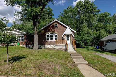 1432 Tamerton Avenue University City MO 63132