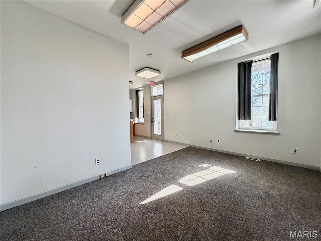 GREENWOOD - Commercial Lease