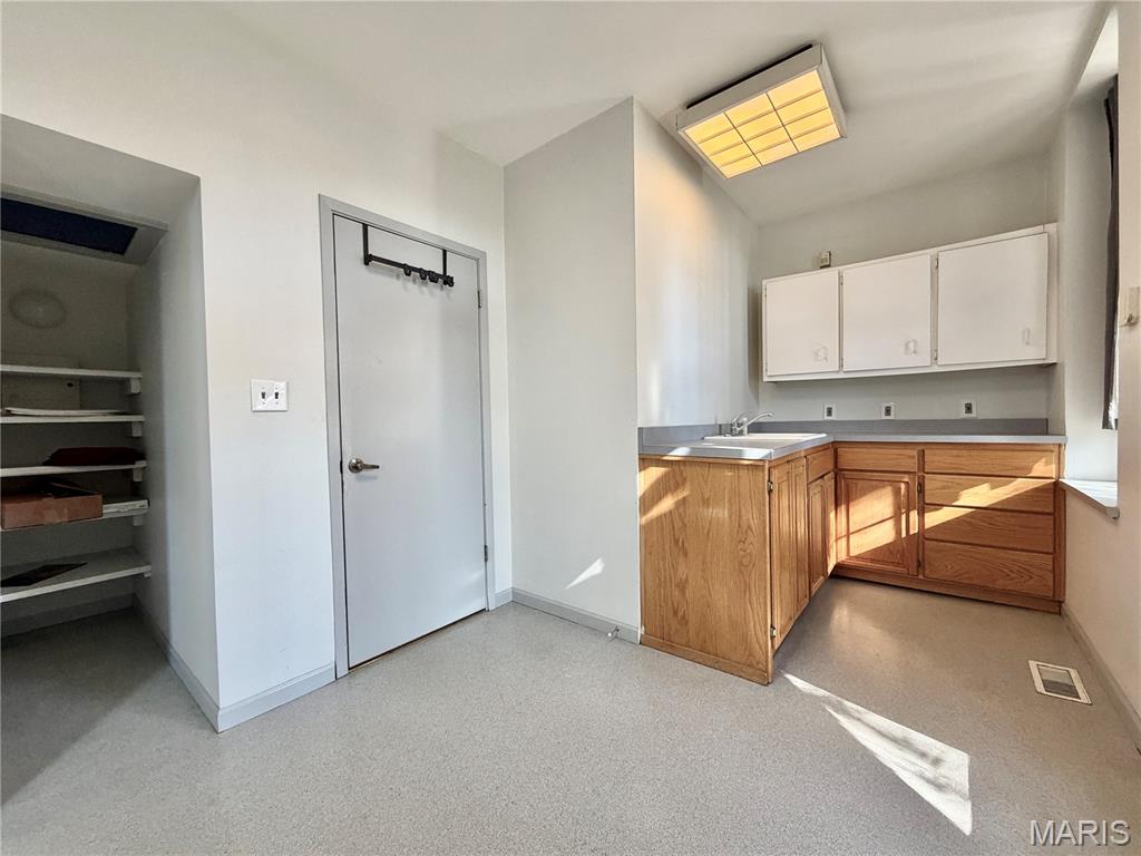 GREENWOOD - Commercial Lease