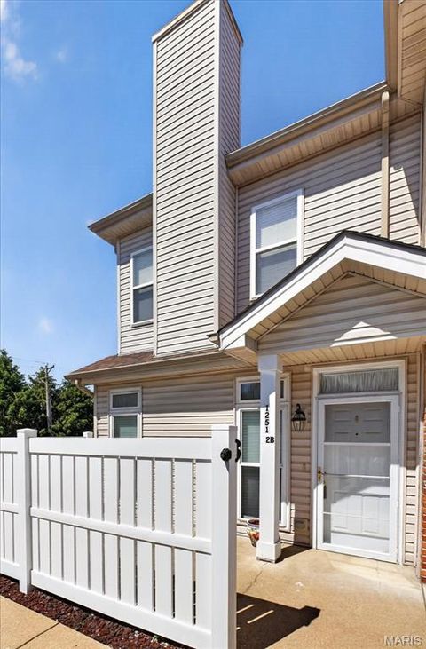 Tiny photo for 1251 Gardens Circle Drive #2B, Unincorporated, MO 63125 (MLS # 26030464)