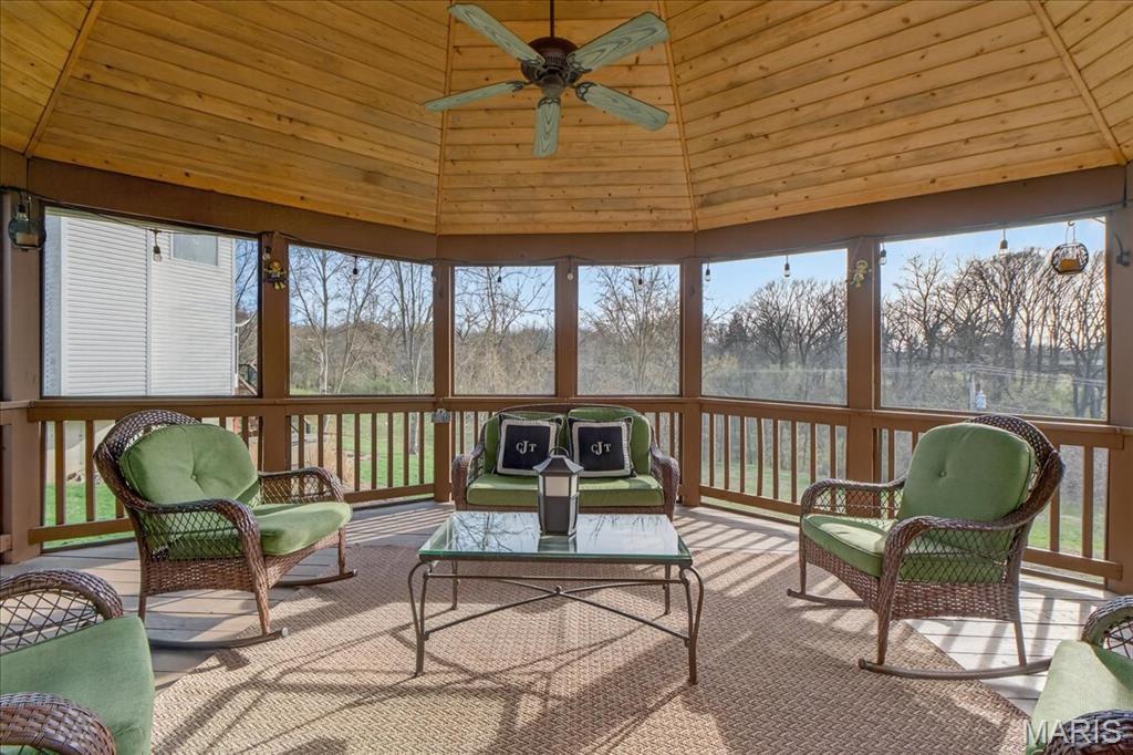 Sandistan Manor - Residential