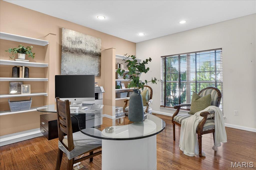 Sandistan Manor - Residential