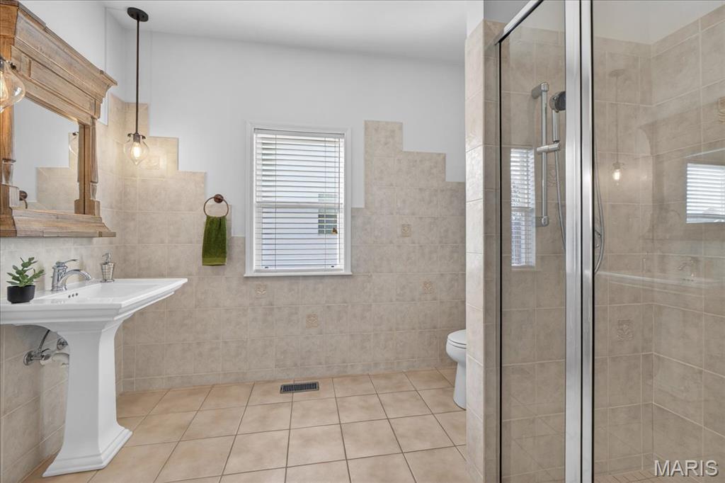 Sandistan Manor - Residential