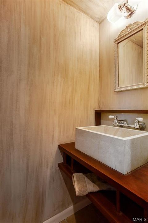 Tiny photo for 1321 Marbendale Court, Kirkwood, MO 63122 (MLS # 26002604)