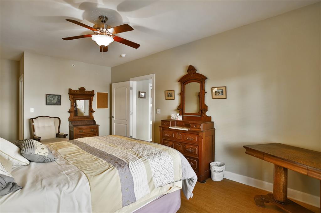 St Louis, Missouri 63104, United States, 2 Bedrooms Bedrooms, ,2 BathroomsBathrooms,Residential,Pending,138325