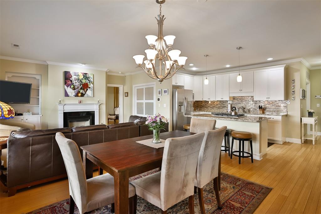 St Louis, Missouri 63104, United States, 2 Bedrooms Bedrooms, ,2 BathroomsBathrooms,Residential,Pending,138325