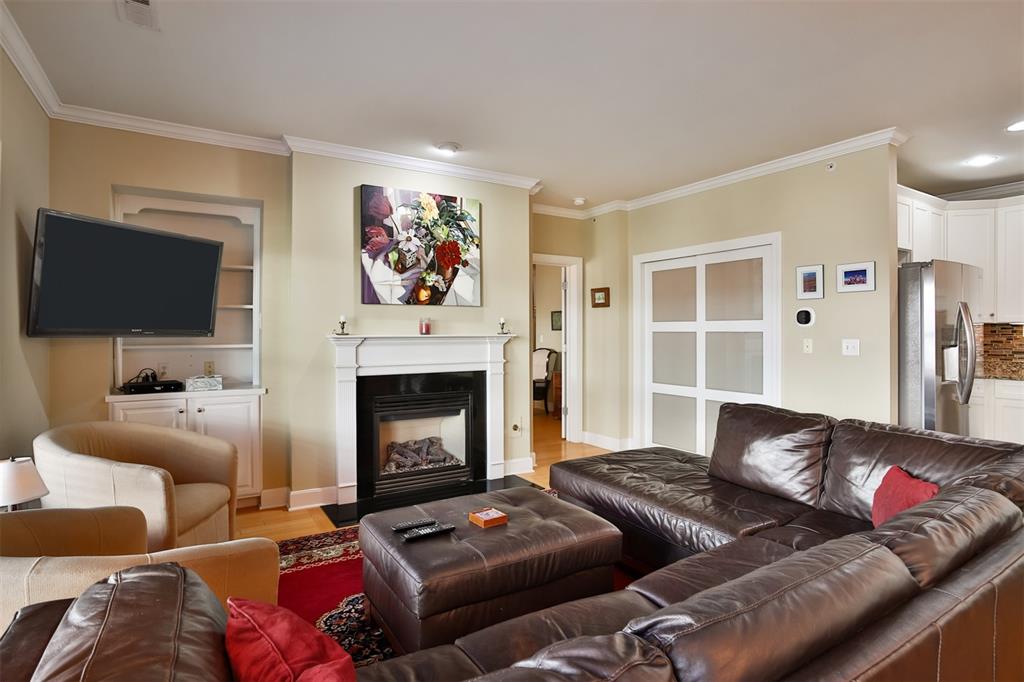 St Louis, Missouri 63104, United States, 2 Bedrooms Bedrooms, ,2 BathroomsBathrooms,Residential,Pending,138325