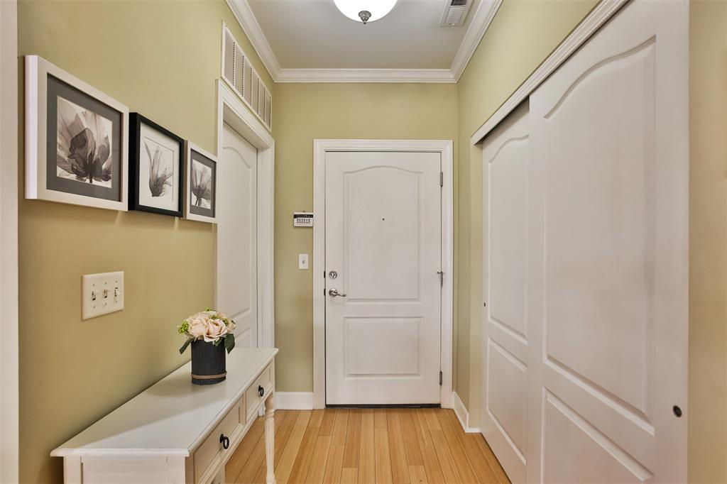 St Louis, Missouri 63104, United States, 2 Bedrooms Bedrooms, ,2 BathroomsBathrooms,Residential,Pending,138325