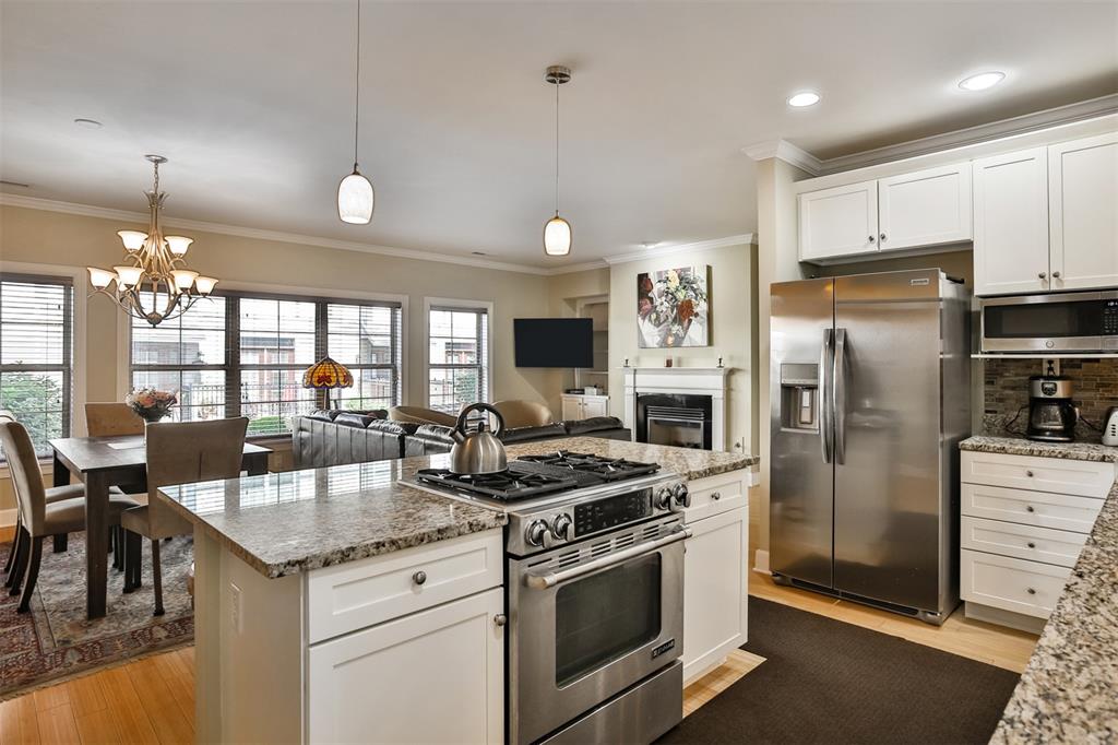 St Louis, Missouri 63104, United States, 2 Bedrooms Bedrooms, ,2 BathroomsBathrooms,Residential,Pending,138325