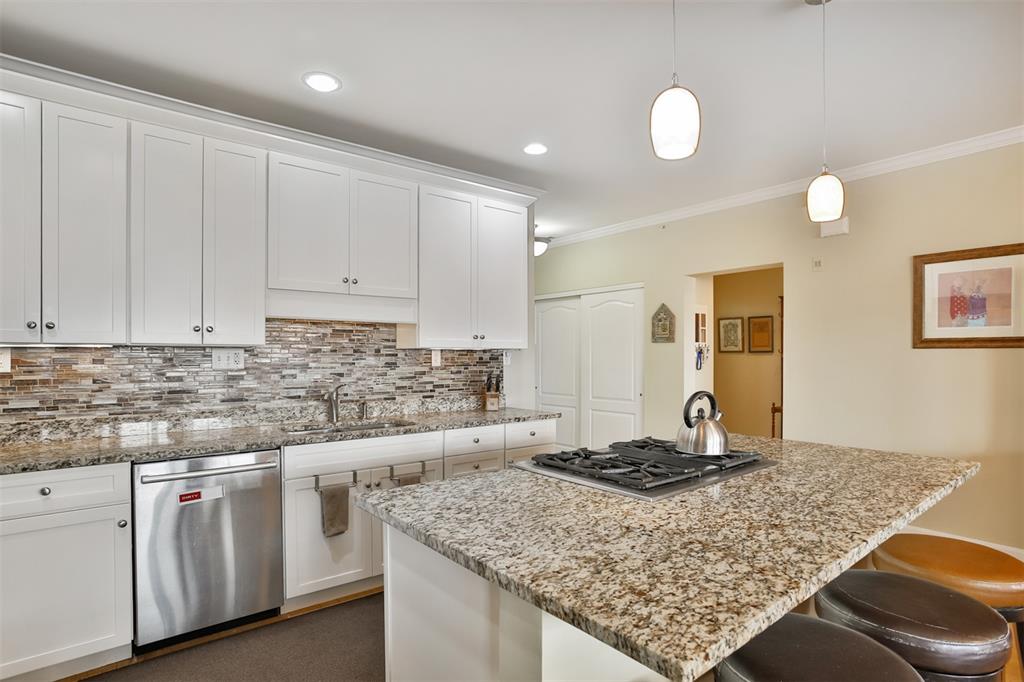 St Louis, Missouri 63104, United States, 2 Bedrooms Bedrooms, ,2 BathroomsBathrooms,Residential,Pending,138325