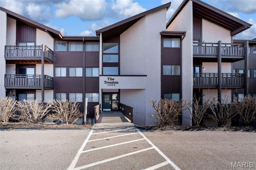 Welcome to 1465 Heritage Landing #403- This inviting condo features a spacious primary suit complete with a walk-in closet and private ensuite bath, plus a generously sized second bedroom and full hall bathroom. The open concept living room boasts vaulted ceilings, creating an airy feel, and opens to a private deck - perfect for relaxing or entertaining. Enjoy the convenience of one assigned garage parking space, additional rear parking, and easy elevator access to your floor. ideally located just minutes from St. Charles dining, shopping, and entertainment, with quick access to Hwy 364, Pet-friendly community!