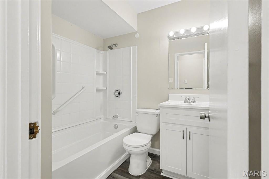 Mark Lee Manor - Residential