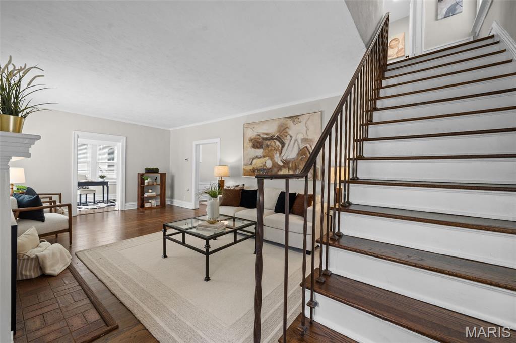 543 N Central Avenue
