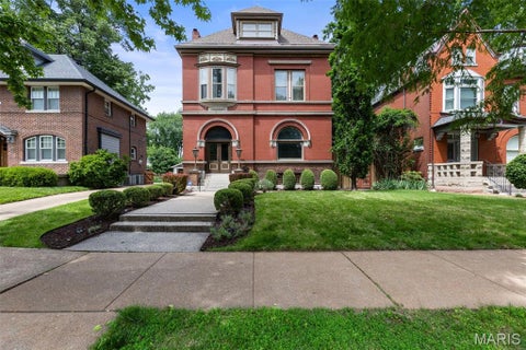 Photo of 2935 Russell Boulevard, St Louis, MO 63104 (MLS # 26051454)