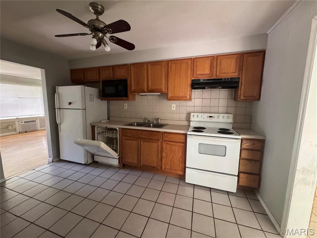 8427 Rosalind Court