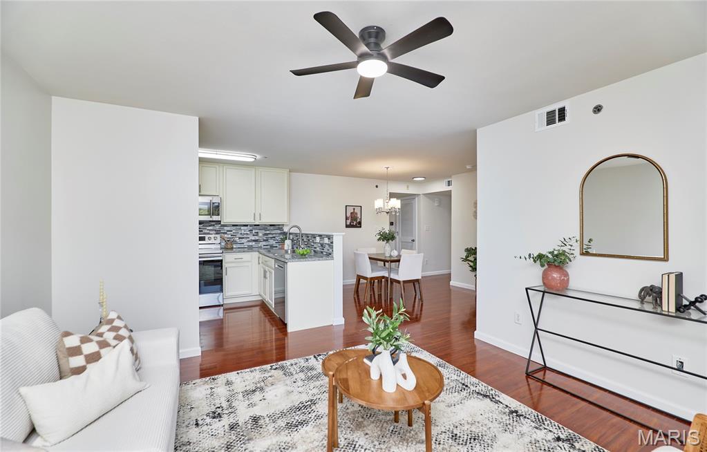 Photo of 1149 Arbor Creek Drive #1A, St Louis, MO 63122 (MLS # 26067777)