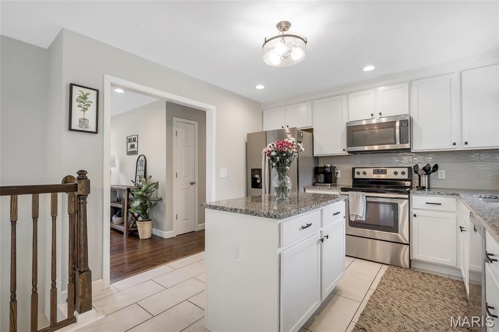 St Peters, Missouri 63376, United States, 3 Bedrooms Bedrooms, ,2 BathroomsBathrooms,Residential,Pending,154038