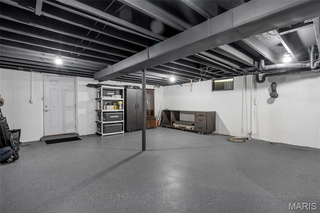 St Peters, Missouri 63376, United States, 3 Bedrooms Bedrooms, ,2 BathroomsBathrooms,Residential,Pending,154038