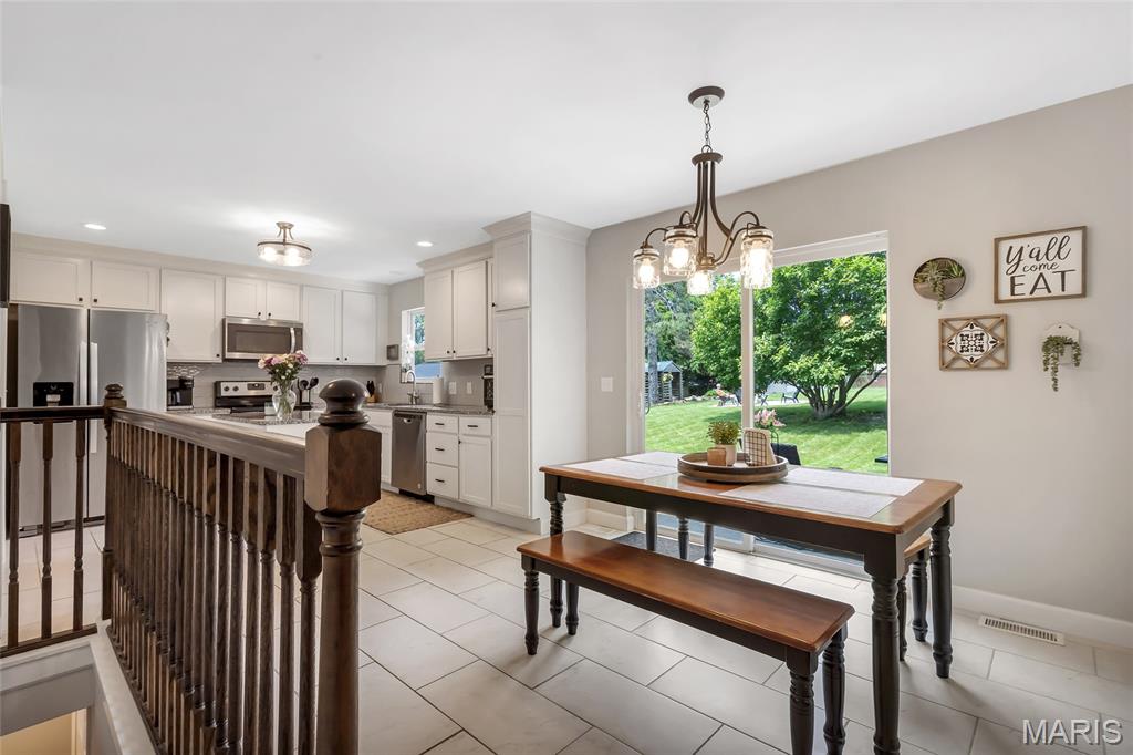 St Peters, Missouri 63376, United States, 3 Bedrooms Bedrooms, ,2 BathroomsBathrooms,Residential,Pending,154038