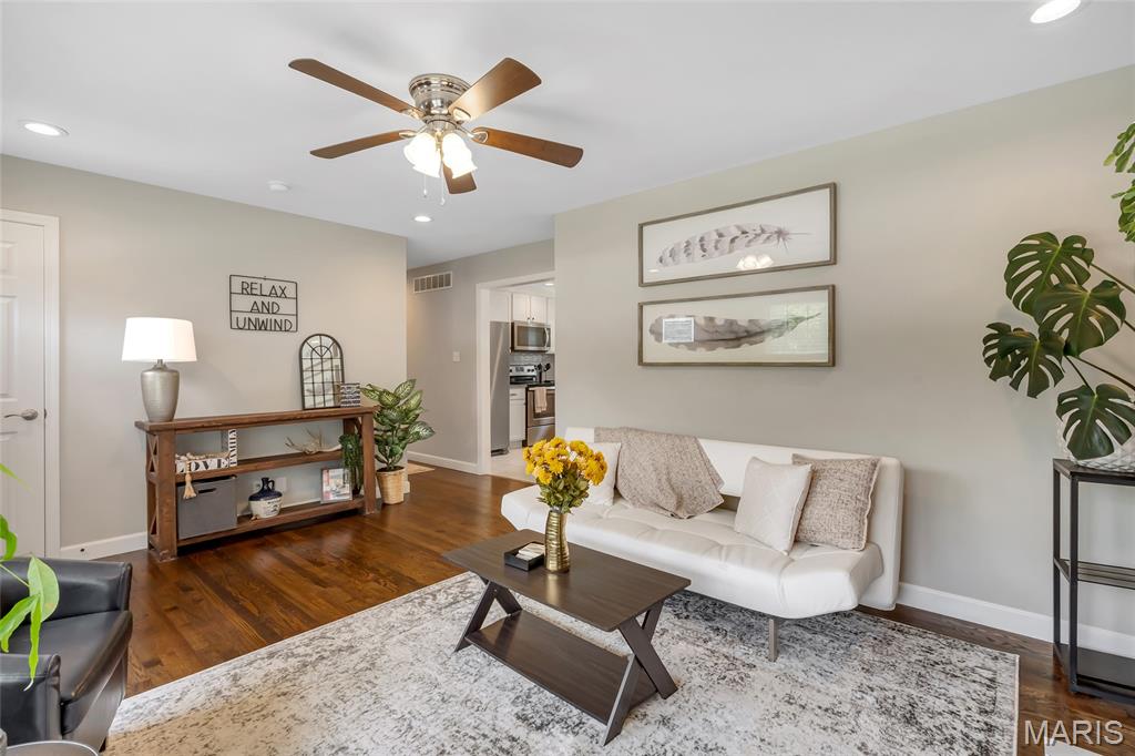 St Peters, Missouri 63376, United States, 3 Bedrooms Bedrooms, ,2 BathroomsBathrooms,Residential,Pending,154038