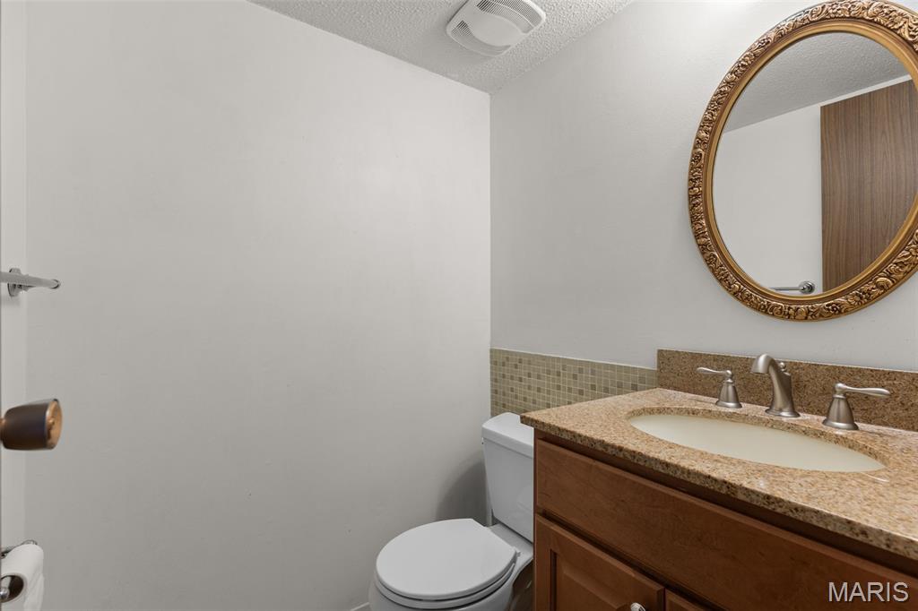 Chesterfield, Missouri 63141, United States, 3 Bedrooms Bedrooms, ,3 BathroomsBathrooms,Residential,Coming Soon,231127