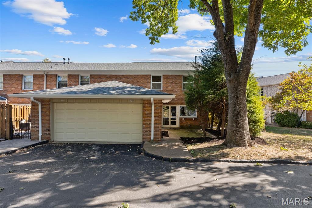 Chesterfield, Missouri 63141, United States, 3 Bedrooms Bedrooms, ,3 BathroomsBathrooms,Residential,Coming Soon,231127