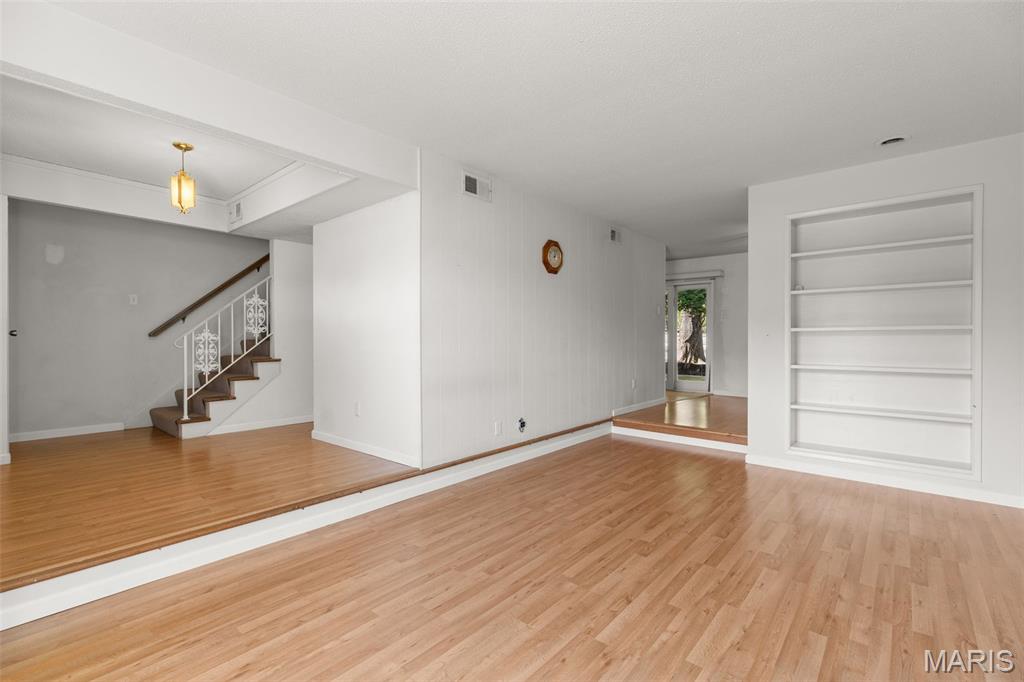 Chesterfield, Missouri 63141, United States, 3 Bedrooms Bedrooms, ,3 BathroomsBathrooms,Residential,Coming Soon,231127