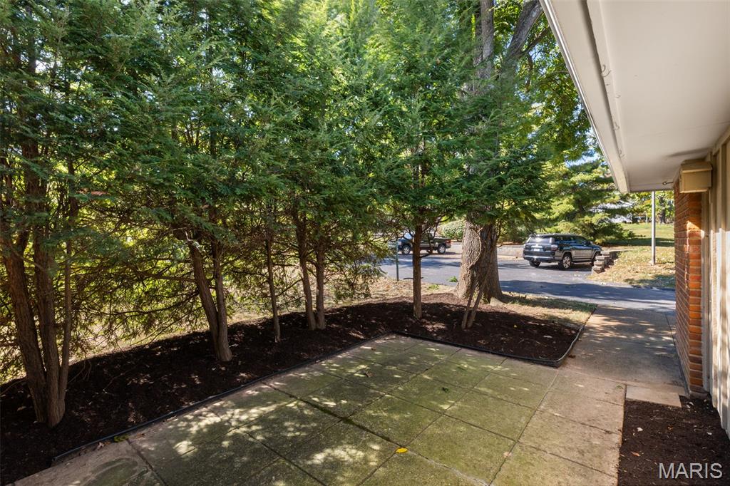 Chesterfield, Missouri 63141, United States, 3 Bedrooms Bedrooms, ,3 BathroomsBathrooms,Residential,Coming Soon,231127