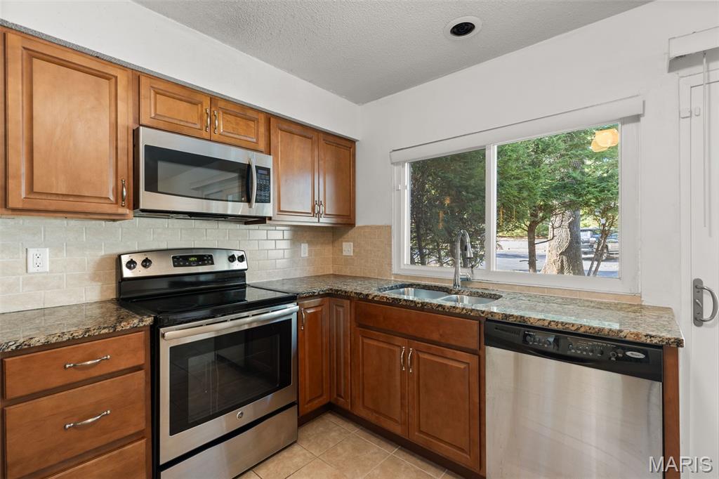 Chesterfield, Missouri 63141, United States, 3 Bedrooms Bedrooms, ,3 BathroomsBathrooms,Residential,Coming Soon,231127