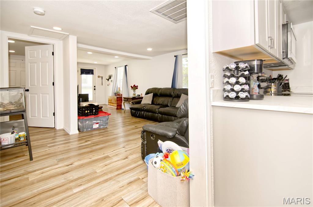 286 Wildflower Avenue