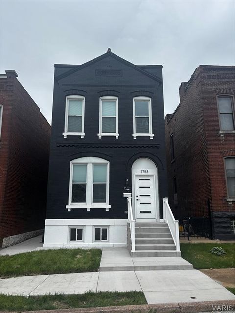 Photo of 2758 Rutger Street, St Louis, MO 63104 (MLS # 26028654)