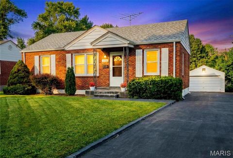 Photo of 1250 S New Florissant Road, Florissant, MO 63031 (MLS # 25080157)