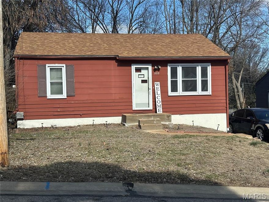 Attention investors!!  Add this positive cashflow property to your portfolio. This 2 bedroom one bath has great bones with some with some recent updates:  Bathroom updated in 2024, New roof in 2023, back deck in 2024. Kitchen floor in 2025.
The tenant is wanting to stay and is on a month to month lease. 
Great home at a great price for a first time homebuyer too!!
This single-level layout offers comfortable living with functional flow, while the basement provides additional storage and potential for future use. Ideal opportunity for investors seeking immediate rental income or owner-occupants looking to personalize a solid home.  Close to shopping, restaurants, schools and public transportation.
Don't miss your chance to own this house.