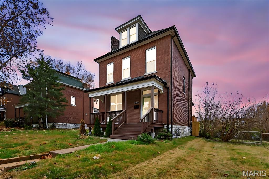 6206 Victoria Avenue