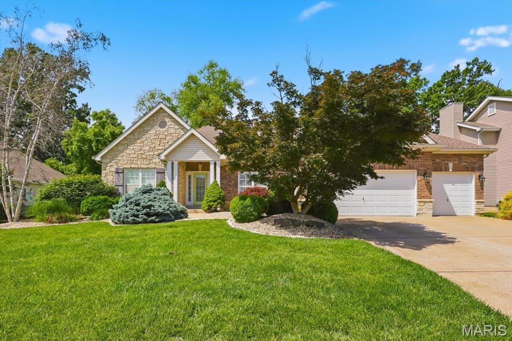 5532 Wooded Creek Drive