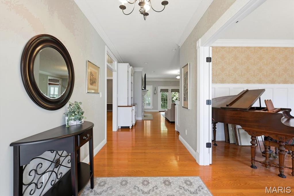 5532 Wooded Creek Drive