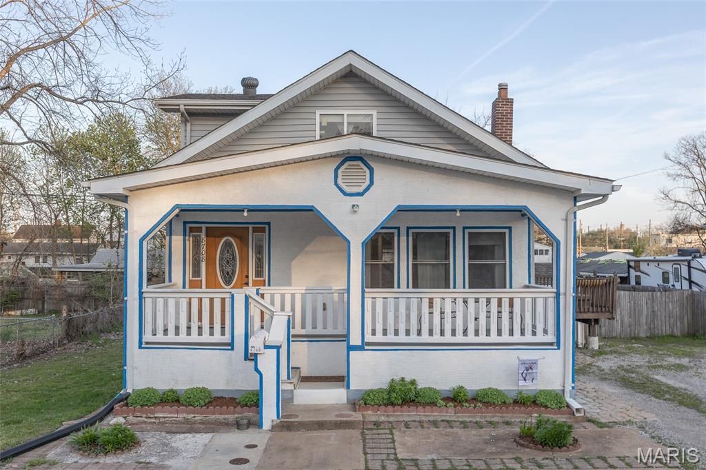 Photo of 8708 S Grand Avenue, St Louis, MO 63125 (MLS # 26020236)