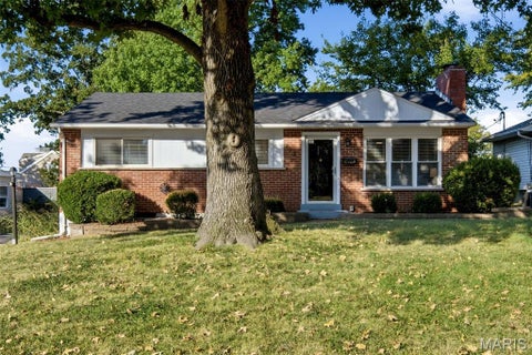 Tiny photo for 713 Huntwood Lane, Kirkwood, MO 63122 (MLS # 26064964)